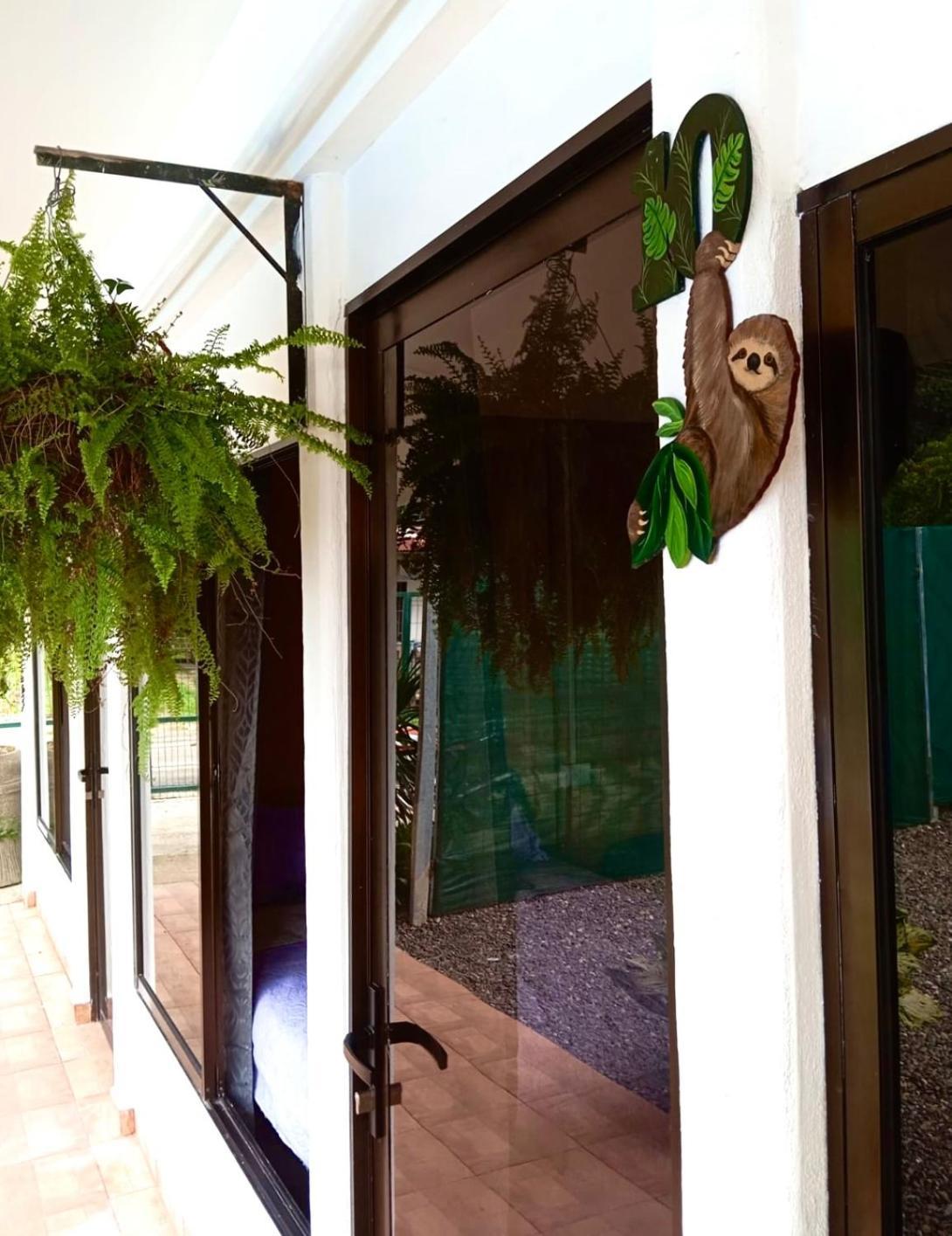 Habitaciones Kolibri Quepos Εξωτερικό φωτογραφία
